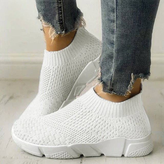 Women Shoes Slip On White Sneakers For Women Vulcanize Shoes Flyknit Basket Femme Super Light Women Casual Shoes Chunky Sneakers