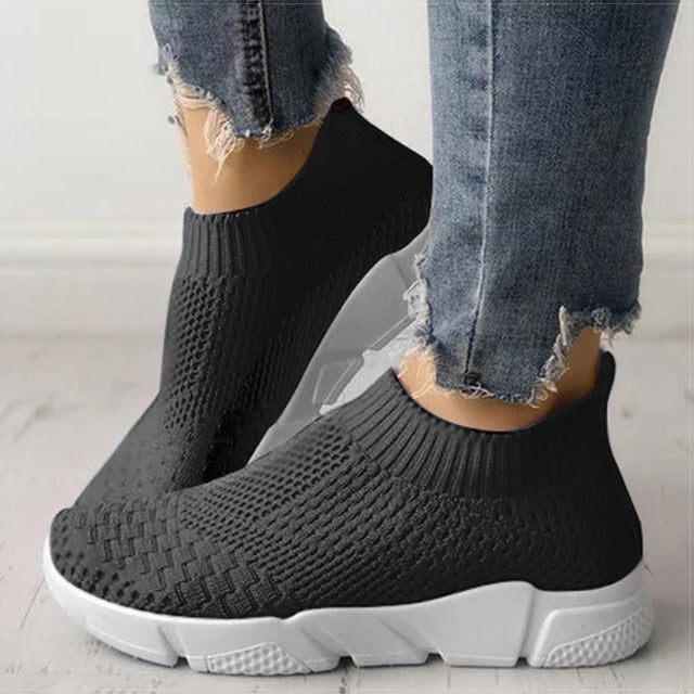 Women Shoes Slip On White Sneakers For Women Vulcanize Shoes Flyknit Basket Femme Super Light Women Casual Shoes Chunky Sneakers